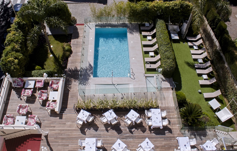 Privilege Room, 1 Double or 2 Single Beds, Pool View - Photo 9