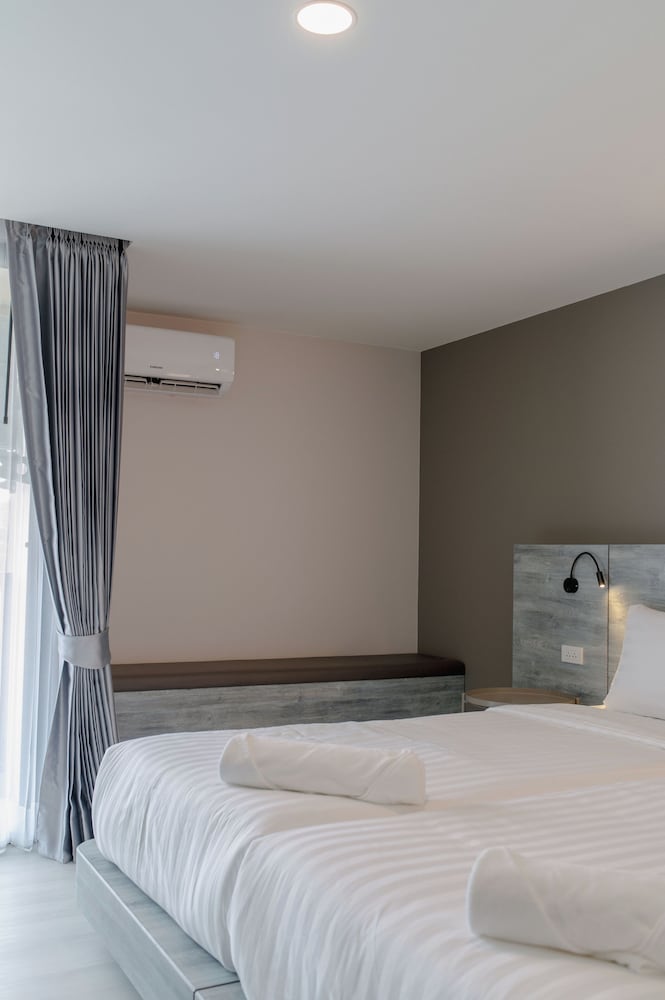 Standard Twin Room - Photo 3