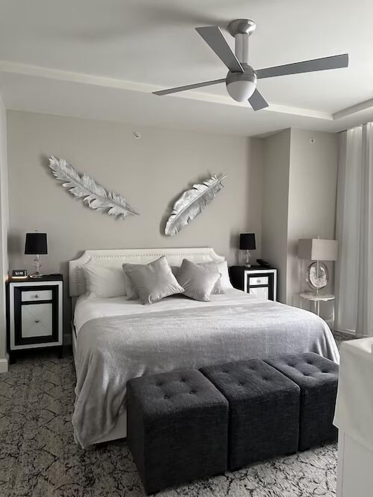 2 Bedroom Coastal Suite, 1 King, 2 Double beds, Premium Sofa bed, Ocean view, Balcony (1802) photo 2