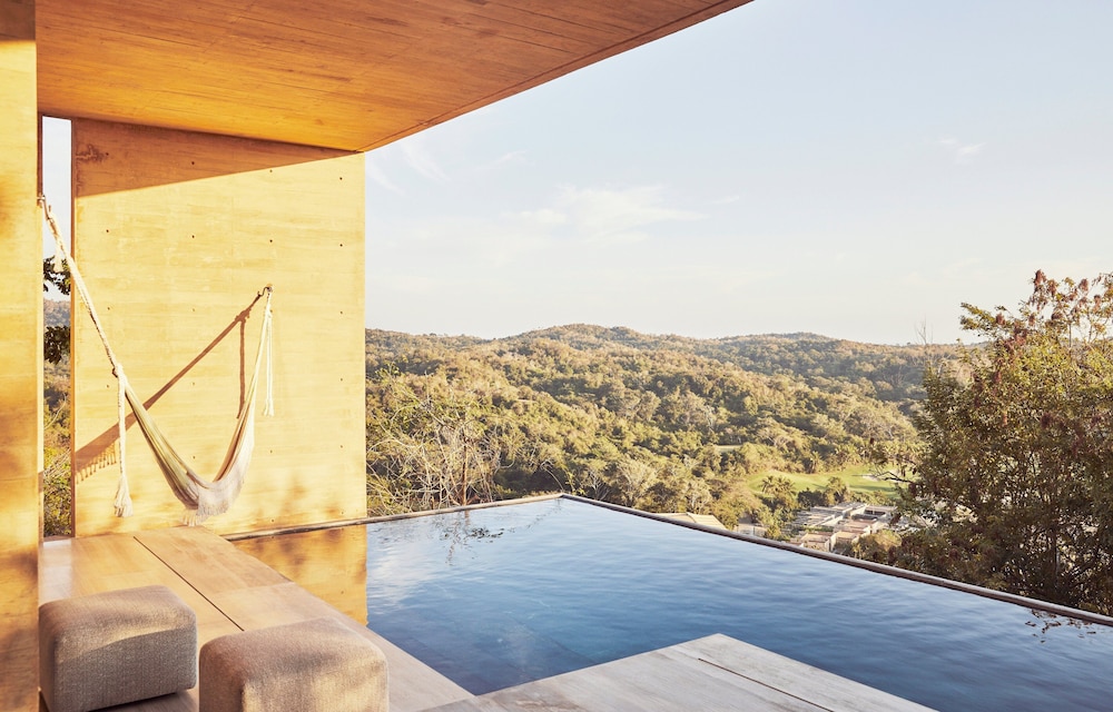 Suite, 1 Bedroom (Cliffside, Infinity Pool) - Photo 7