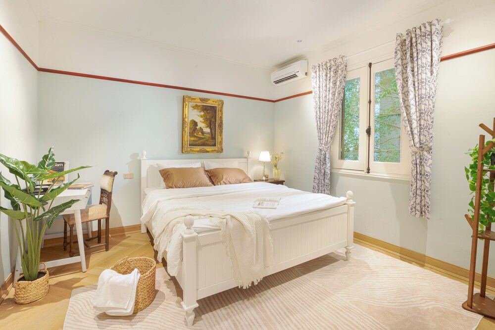 Large Double Room photo 1