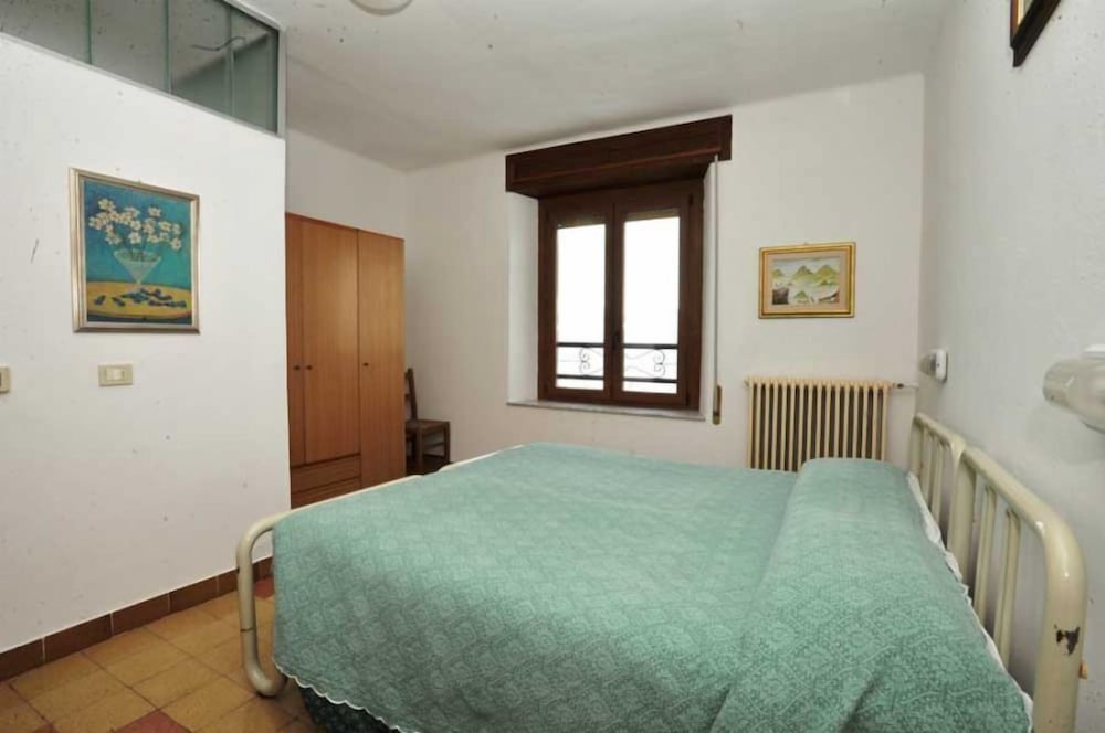 Basic Double Room, 1 Queen Bed, Non Smoking photo 1