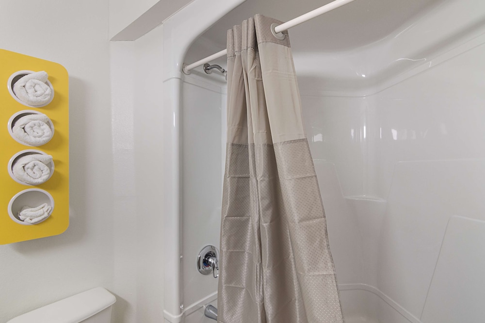 Deluxe Room, 2 Double Beds, Non Smoking, Refrigerator & Microwave photo 2