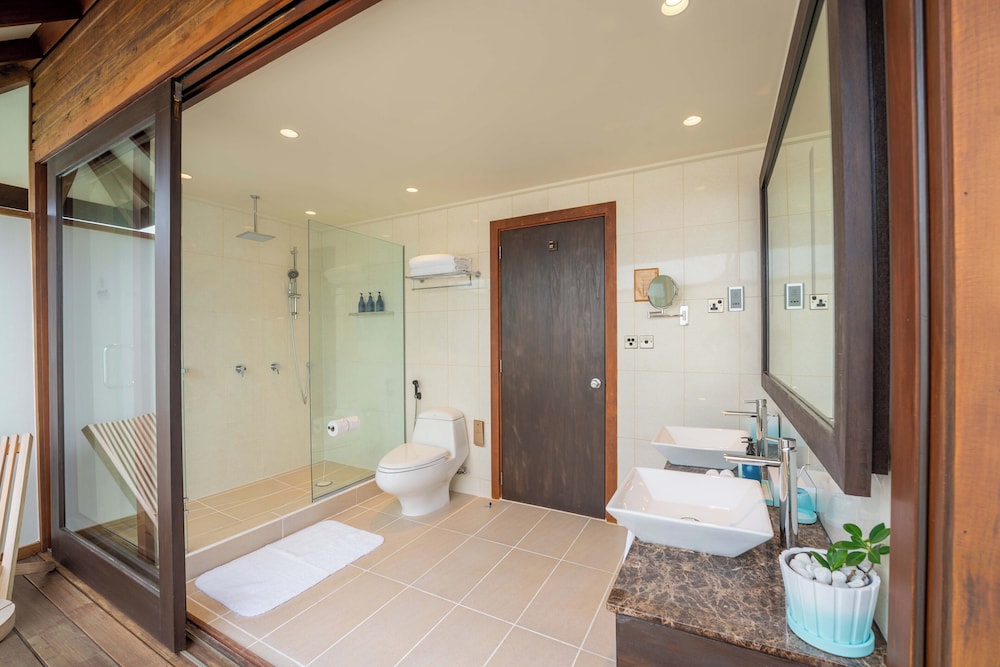 Sunset Ocean Villa - Photo 14