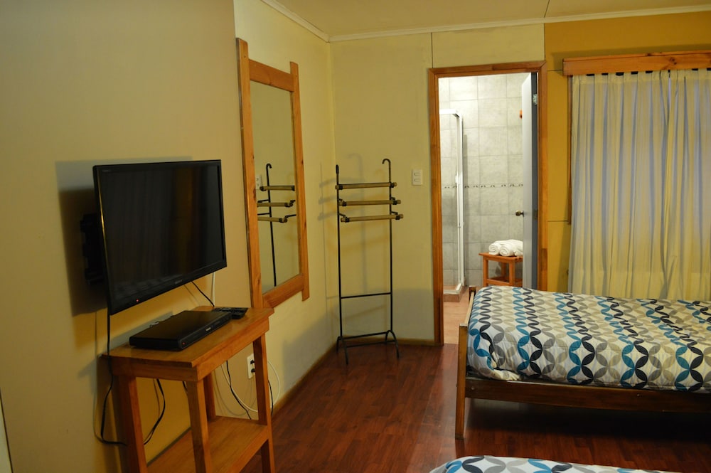 Standard Twin Room, 2 Twin Beds, Non Smoking photo 2