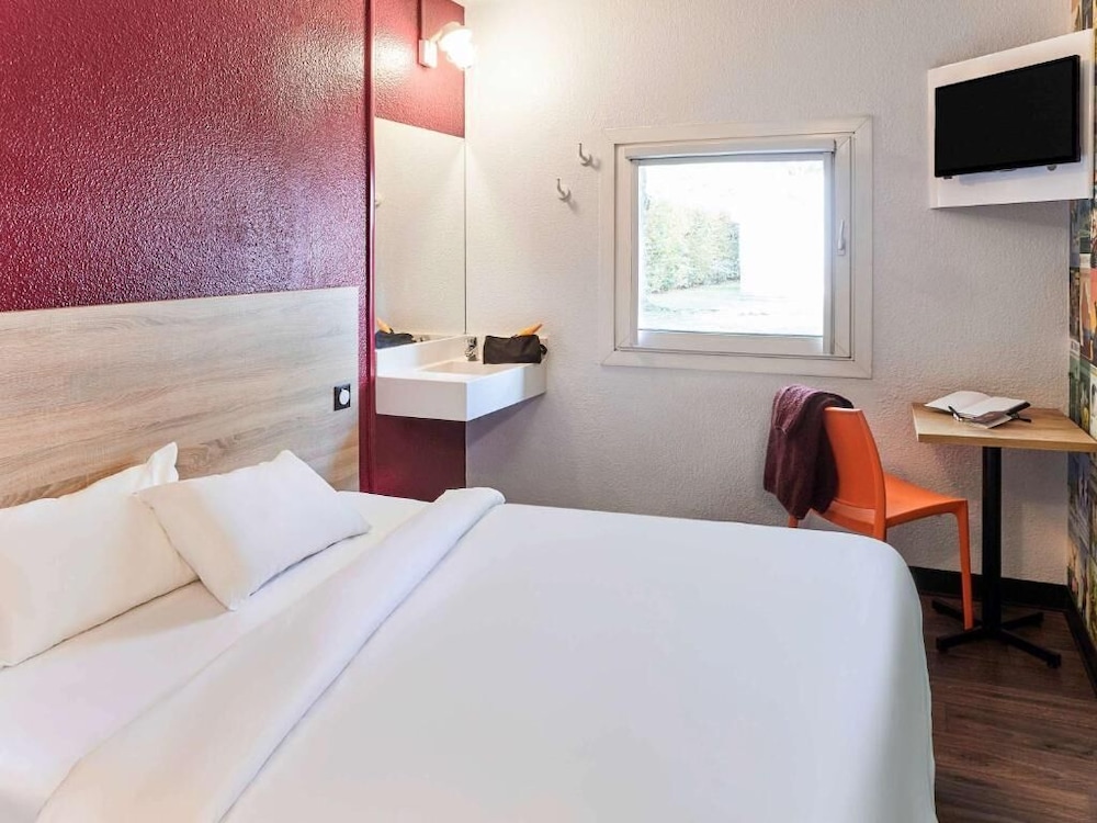 Room (Tandem)