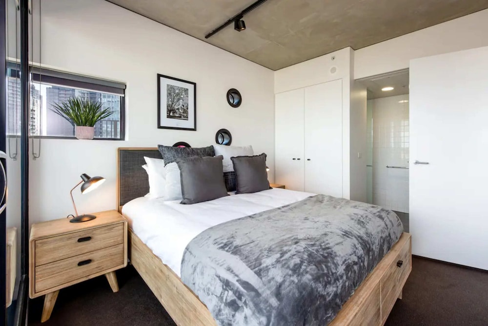 Basic Apartment, 2 Queen Beds photo 2