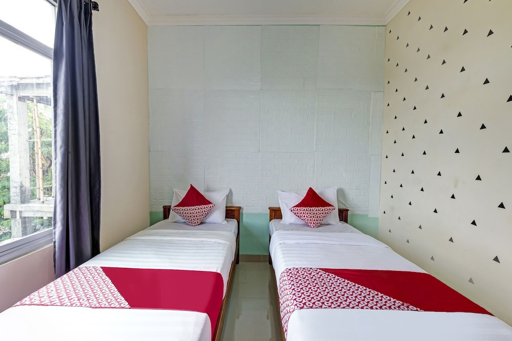 Standard Twin Room - Photo 2