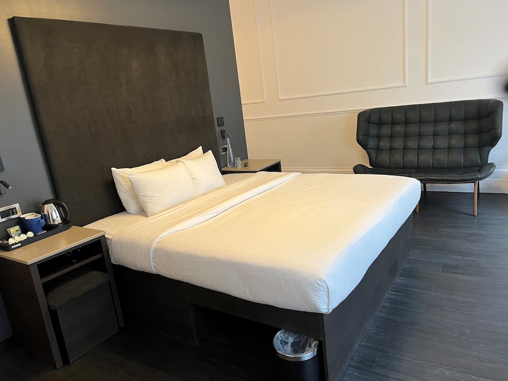 Junior Suite Room