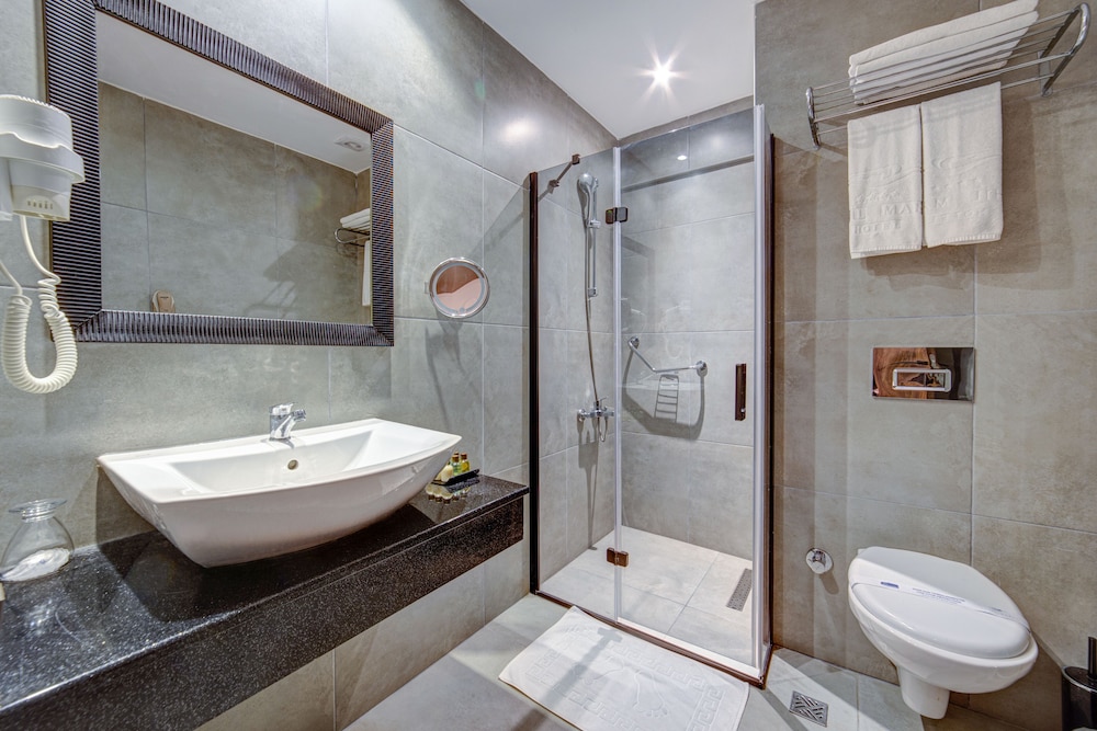 Standard Double or Twin Room photo 3