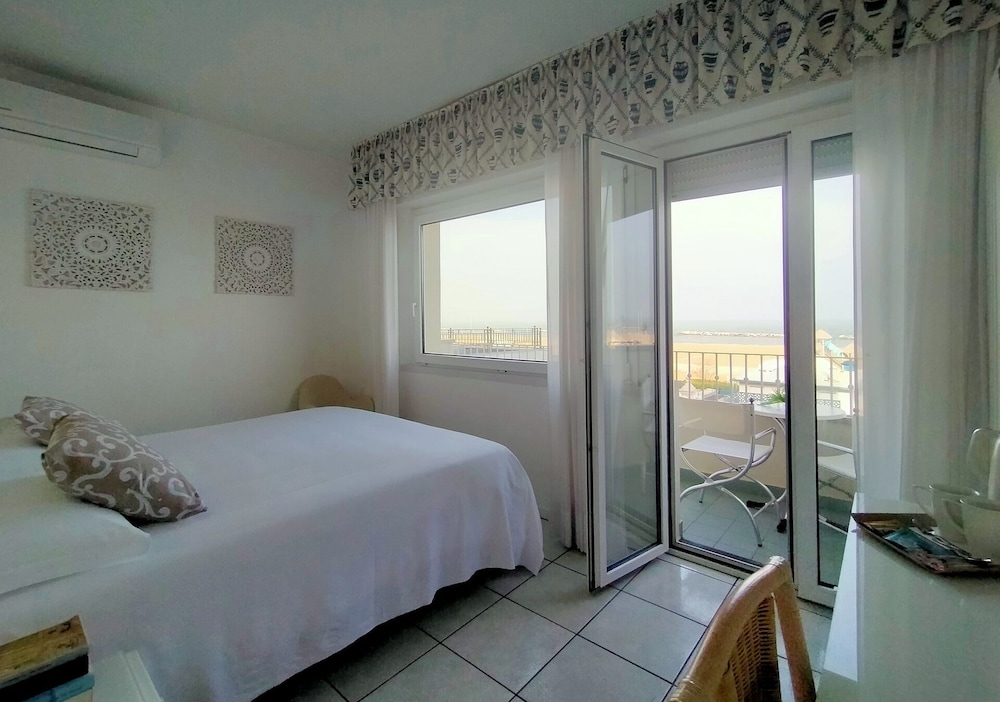 Panoramic Triple Room, Balcony, Sea View photo 1