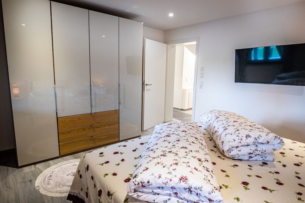 Family Suite, Private Bathroom, Mountain View