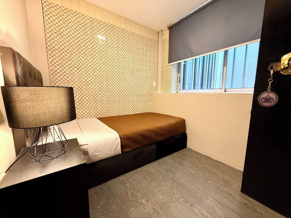 Single Room, Shared Bathroom