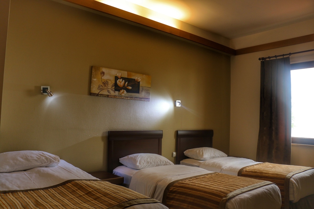 Standard Triple Room, Sea View photo 3