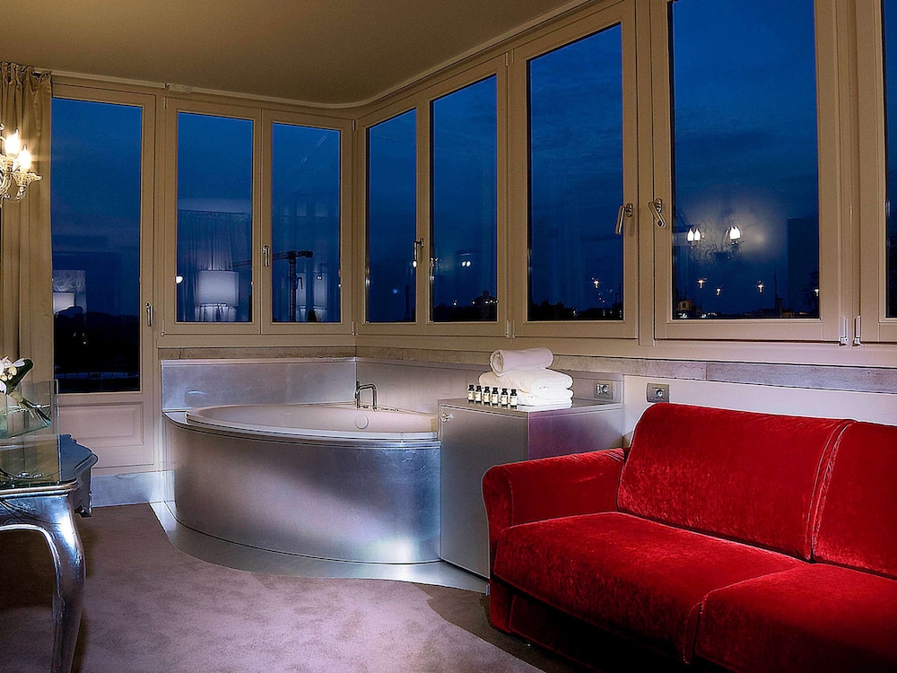 Executive Suite, 1 King Bed, Terrace
