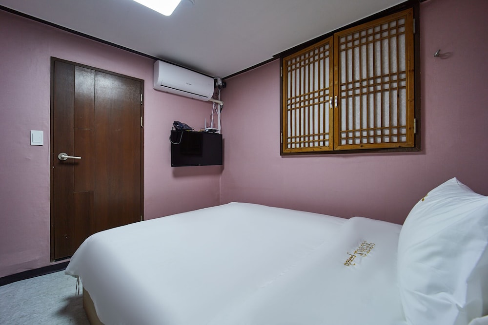 Standard Double Room - Photo 3