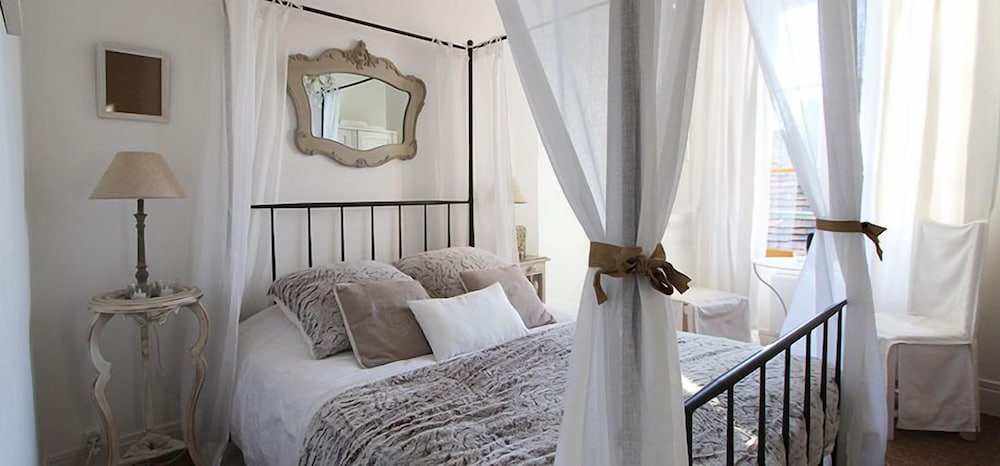 Romantic Double Room (7eme Ciel) photo 3