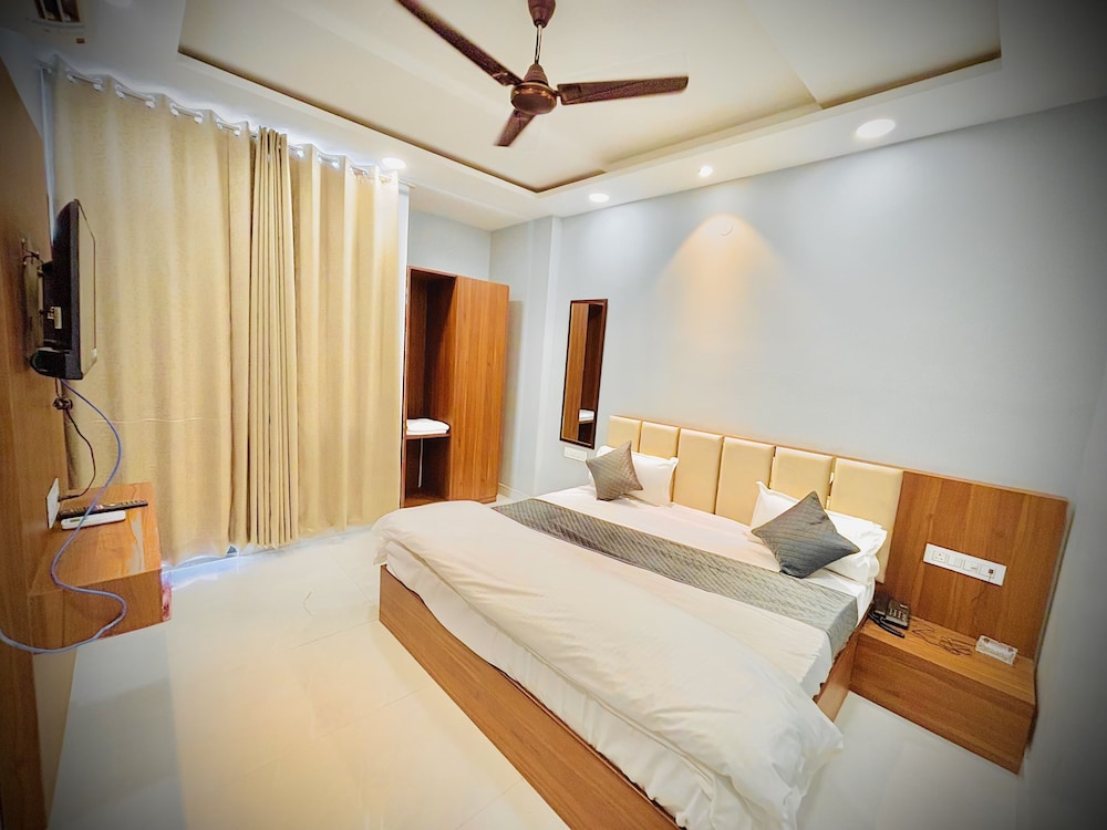 Deluxe Double Room, Non Smoking, City View