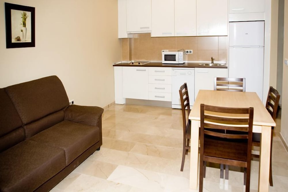 Apartment, 2 Bedrooms - Photo 13
