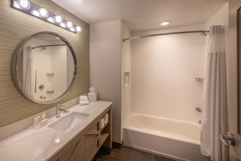 Junior Suite, 1 Bedroom, Oceanfront - Photo 3