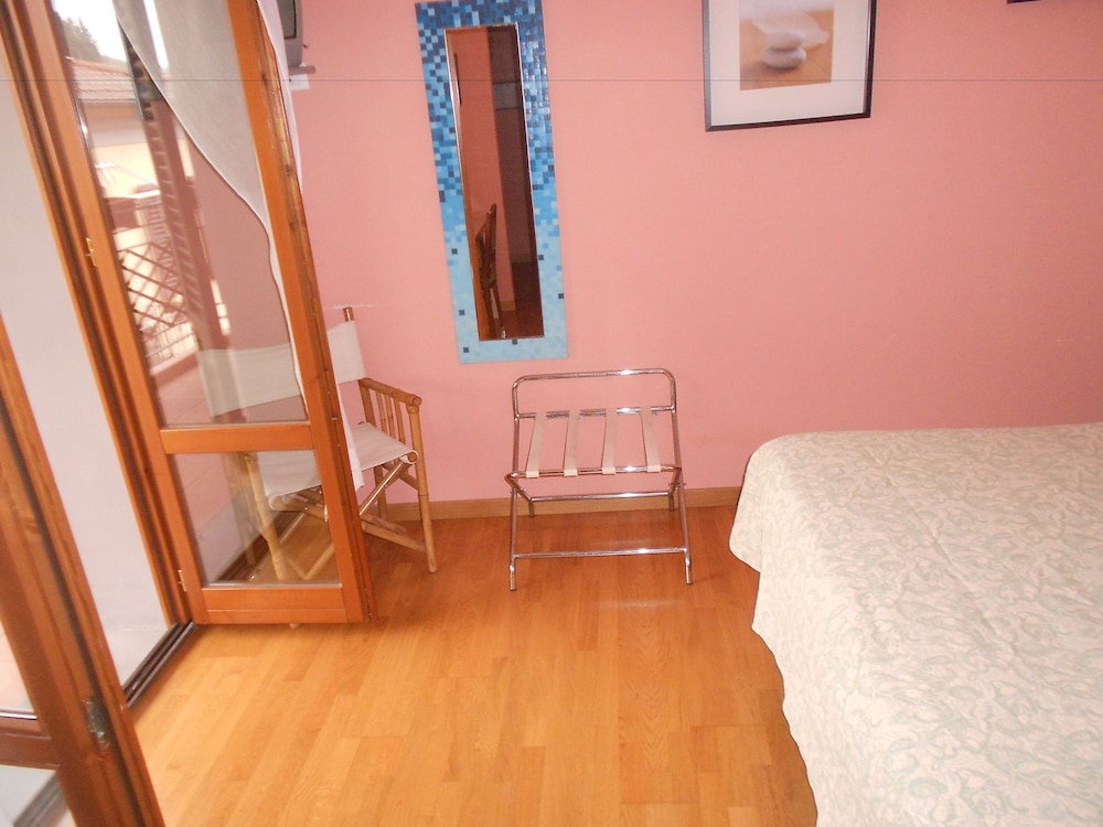 Double Room - Photo 4