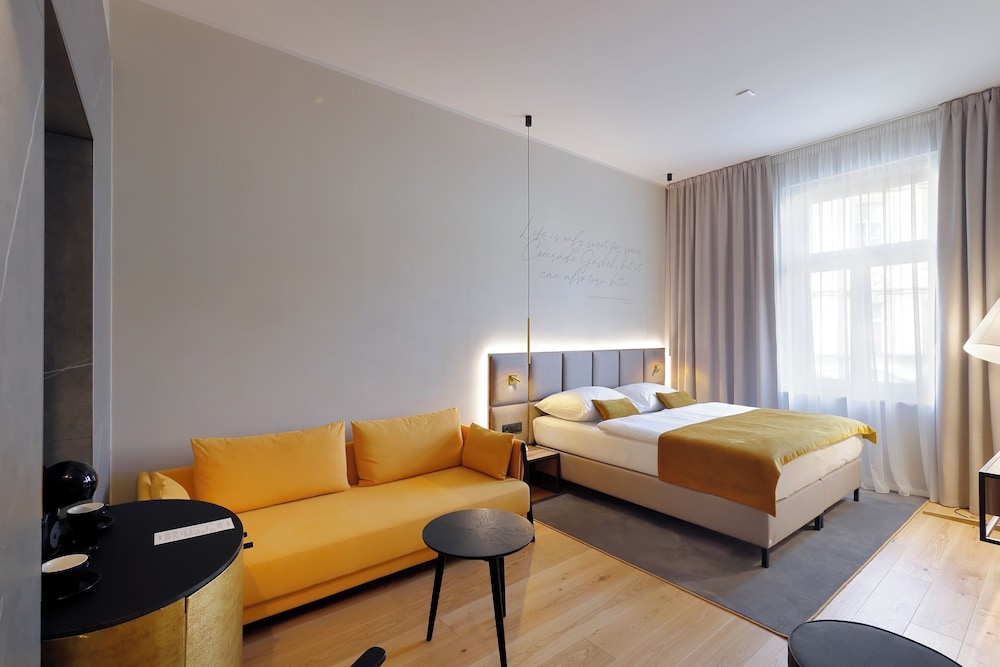 Deluxe Double or Twin Room