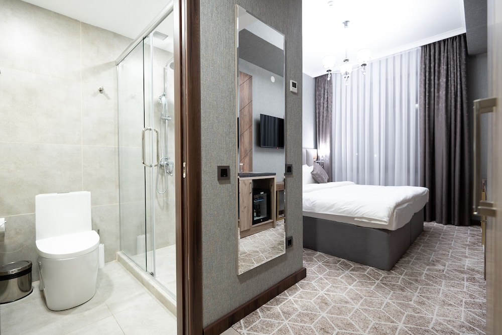 Standard Double or Twin Room, 1 Bedroom - Photo 2