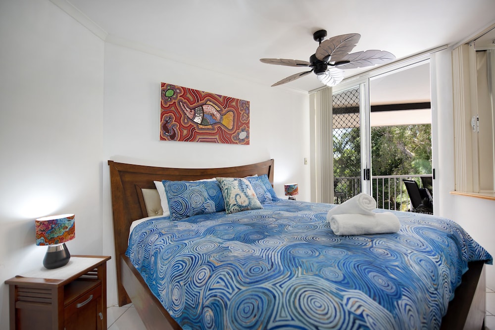 One-Bedroom King with Sofa Bed - Top Floor photo 2