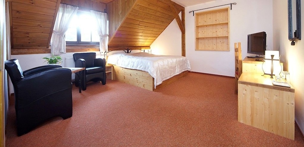 Deluxe Duplex, 2 Bedrooms, Fireplace photo 3