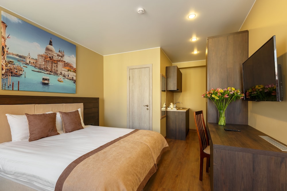 Superior Double or Twin Room photo 2