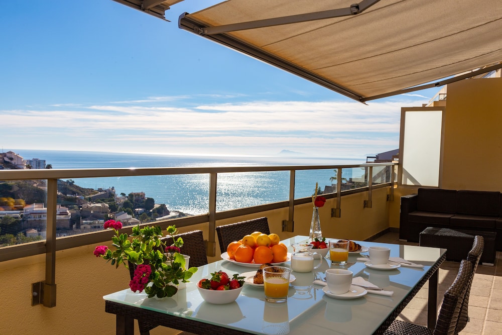 Panoramic Penthouse, 3 Bedrooms, Terrace, Sea View