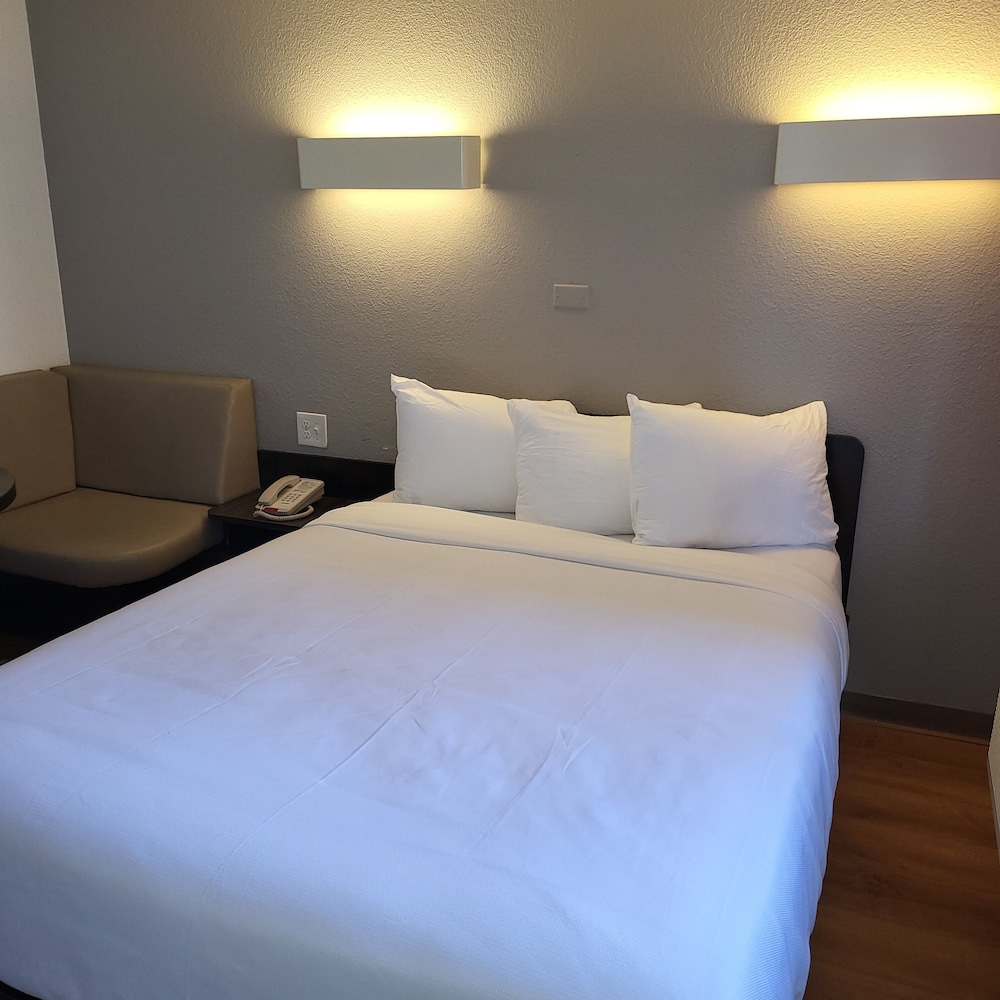 Room, 1 Queen Bed, Non Smoking photo 1