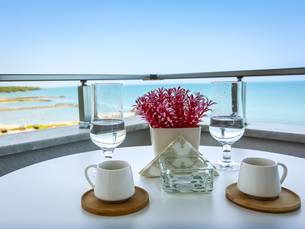 Apartment, 2 Bedrooms, Sea View - Photo 4
