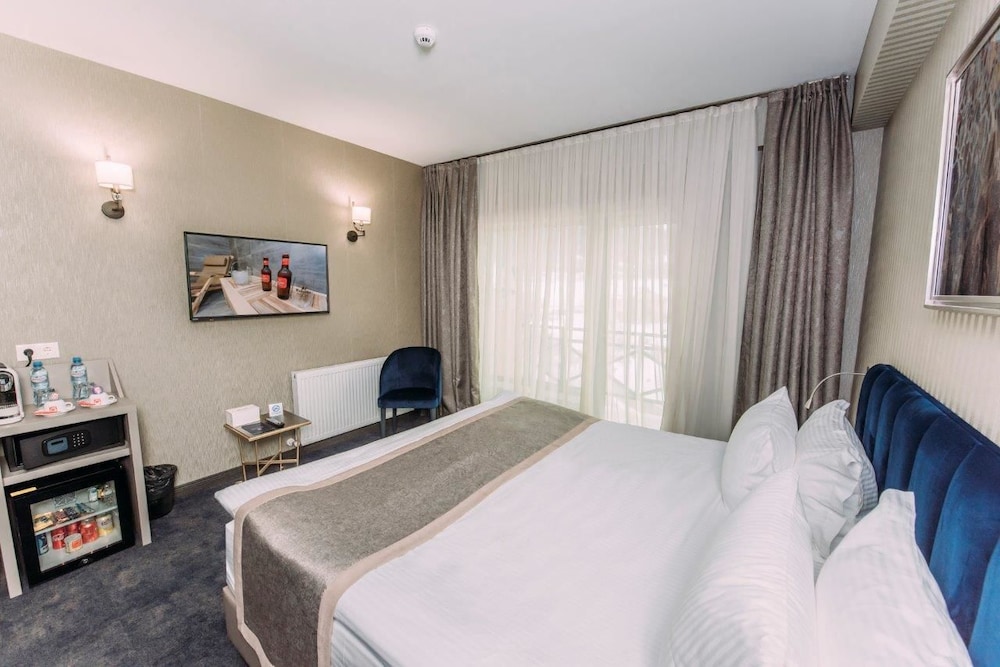 Deluxe Double Room - Photo 7