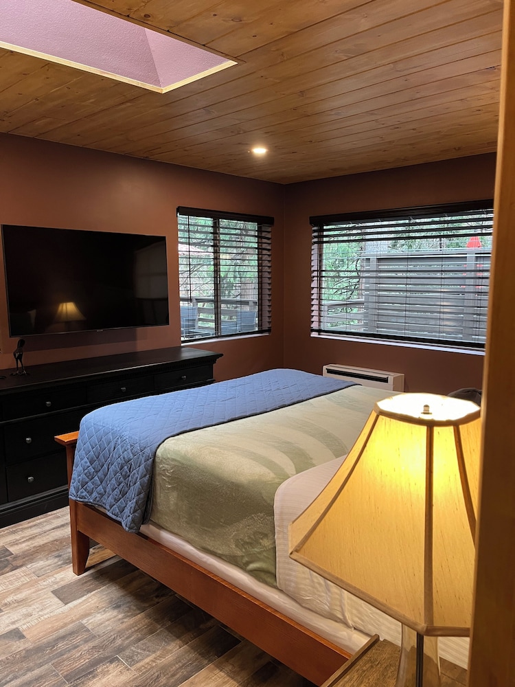 Off Site - Ember Lodge