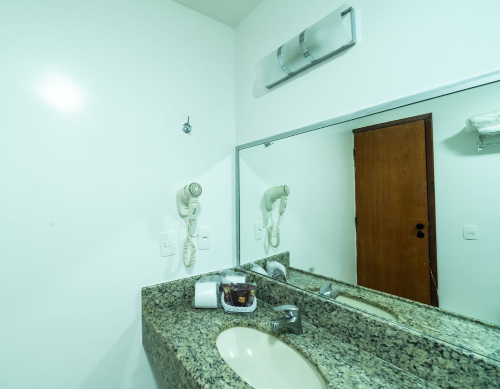 Deluxe Room - Photo 6