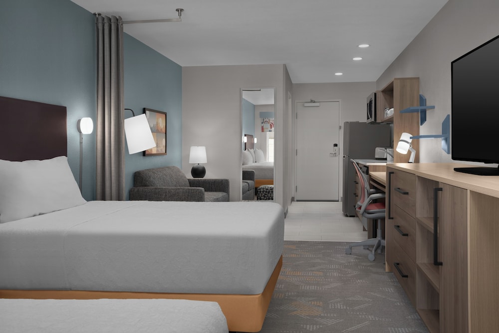 Studio, 2 Queen Beds, Accessible, Bathtub (Mobility & Hearing, Balcony) - Photo 5
