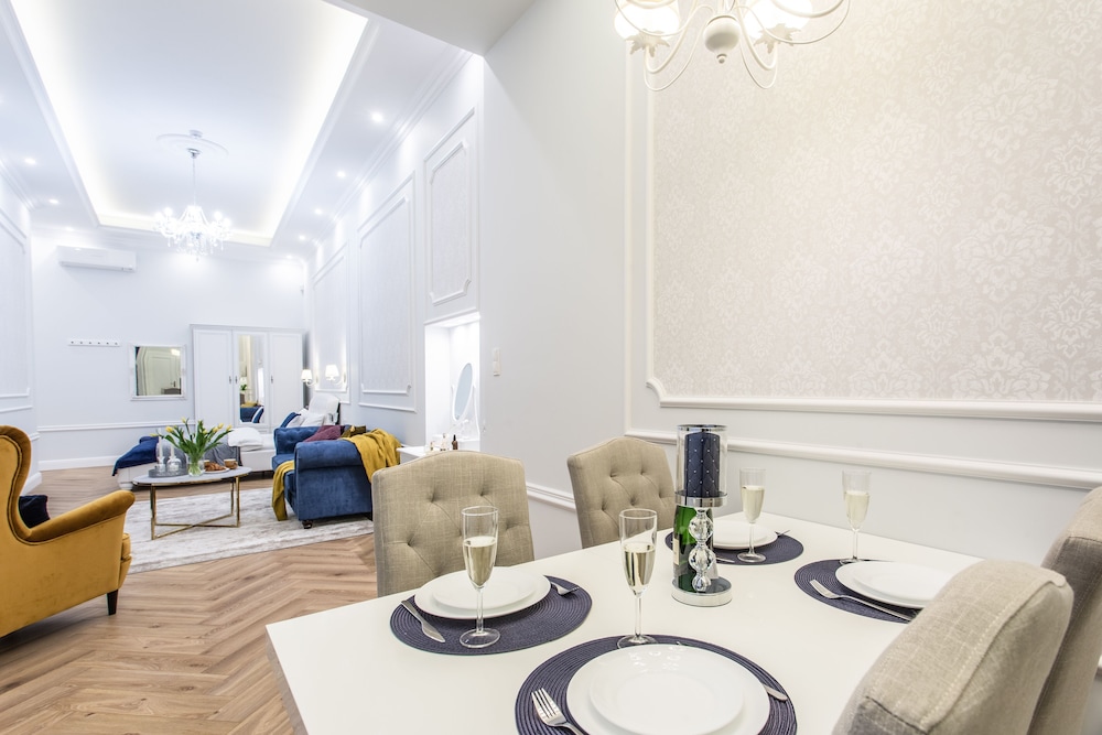 Royal Studio Suite - Photo 10