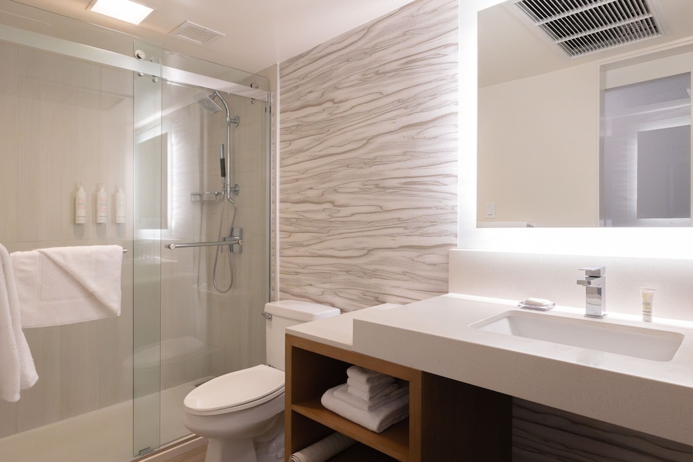 Junior Suite, 2 Double Beds, Ocean View (Corner)