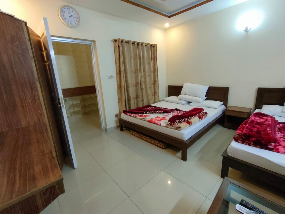 Economy Triple Room