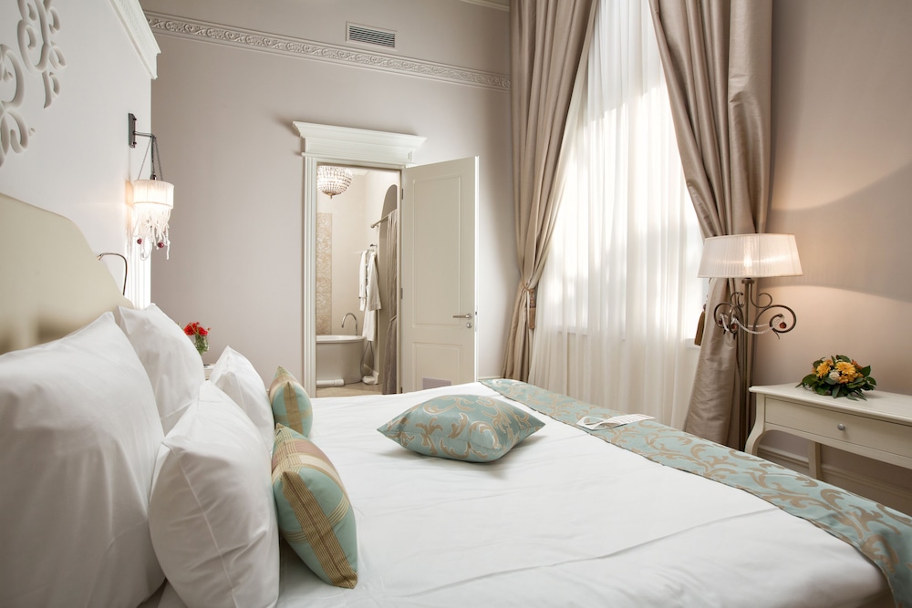 Deluxe Double Or Twin Room photo 1