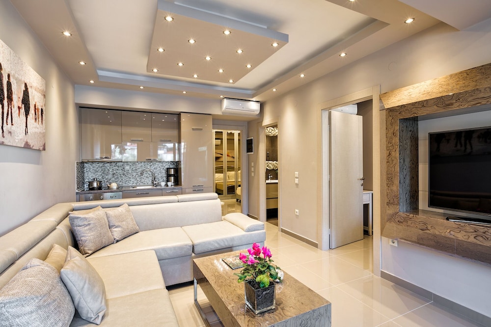 Deluxe Suite, Private Pool photo 2