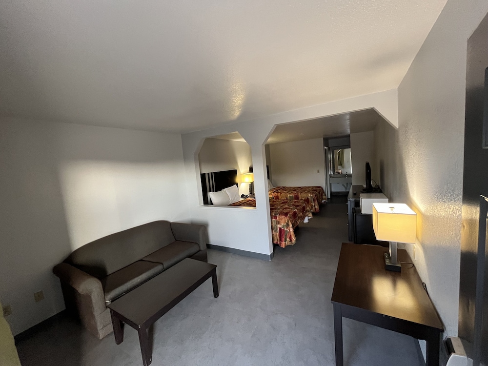 2 Queen Deluxe Suites