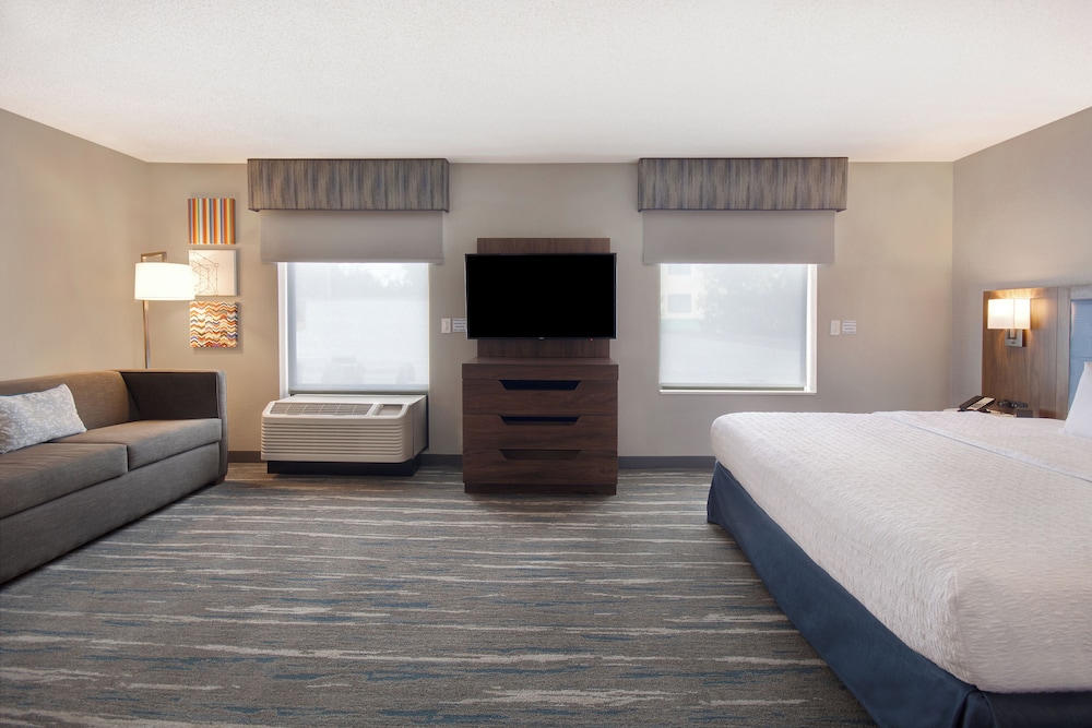 Room, 1 King Bed, Accessible, Non Smoking - Photo 2