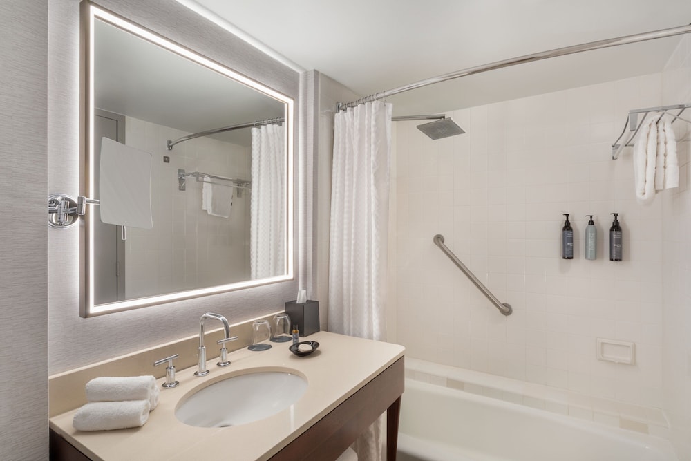 Executive Room, 2 Queen Beds - Photo 5