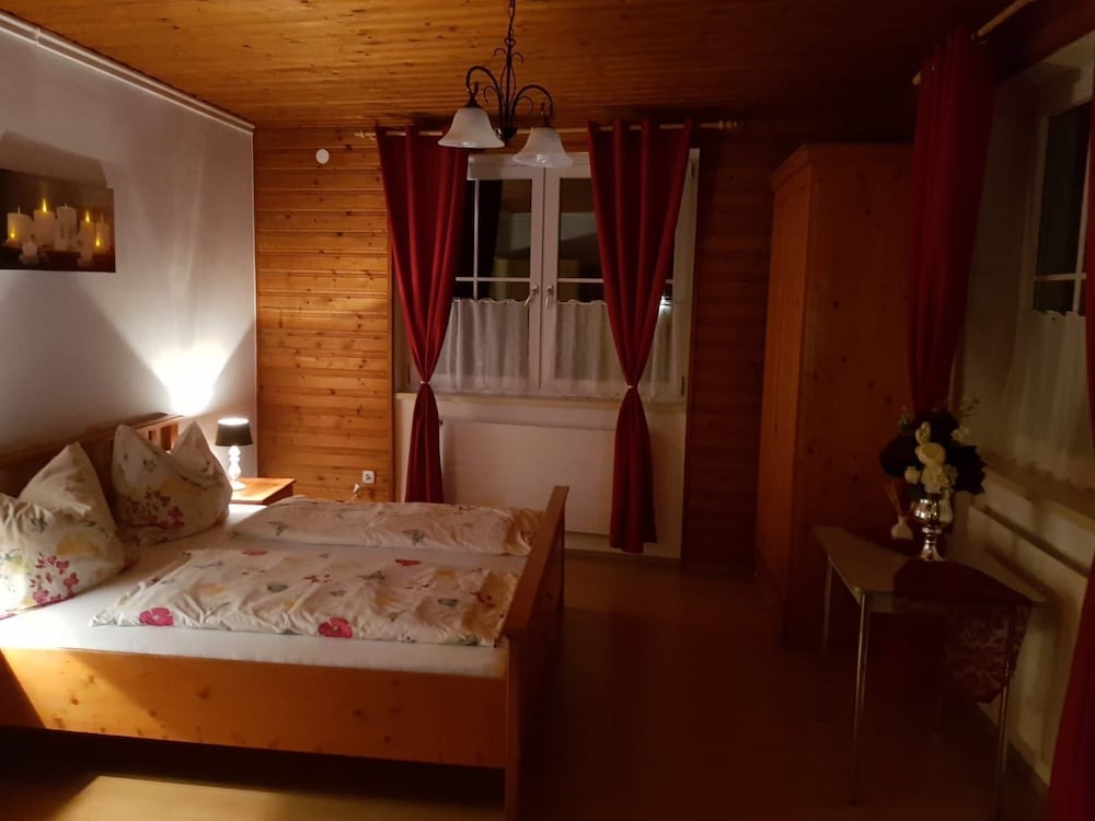 Basic Double Room photo 2