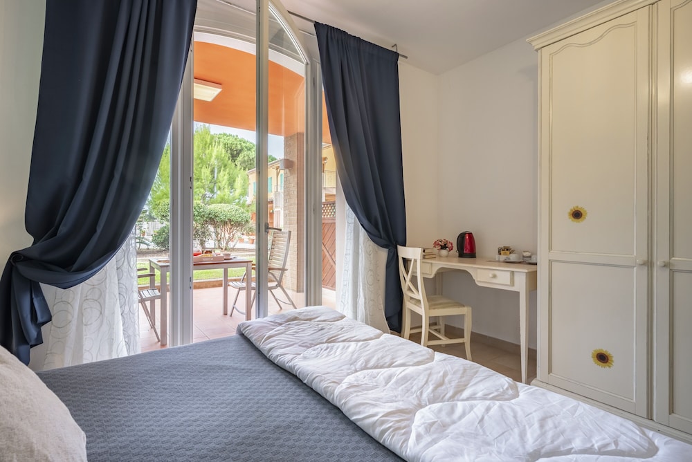 Basic Triple Room, 1 Bedroom, Private Bathroom, Ground Floor photo 3