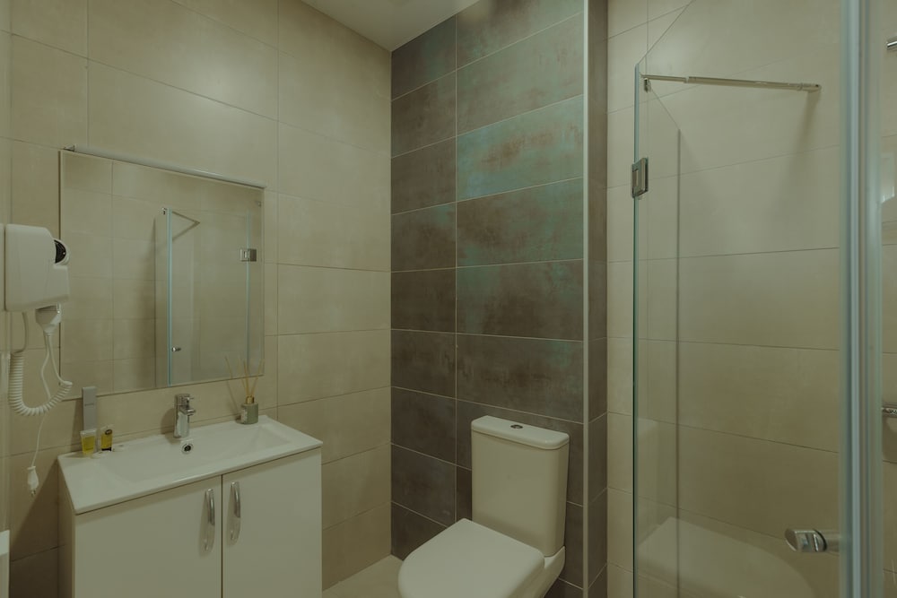 Standard Twin Room With Pool/Sea View - Photo 18