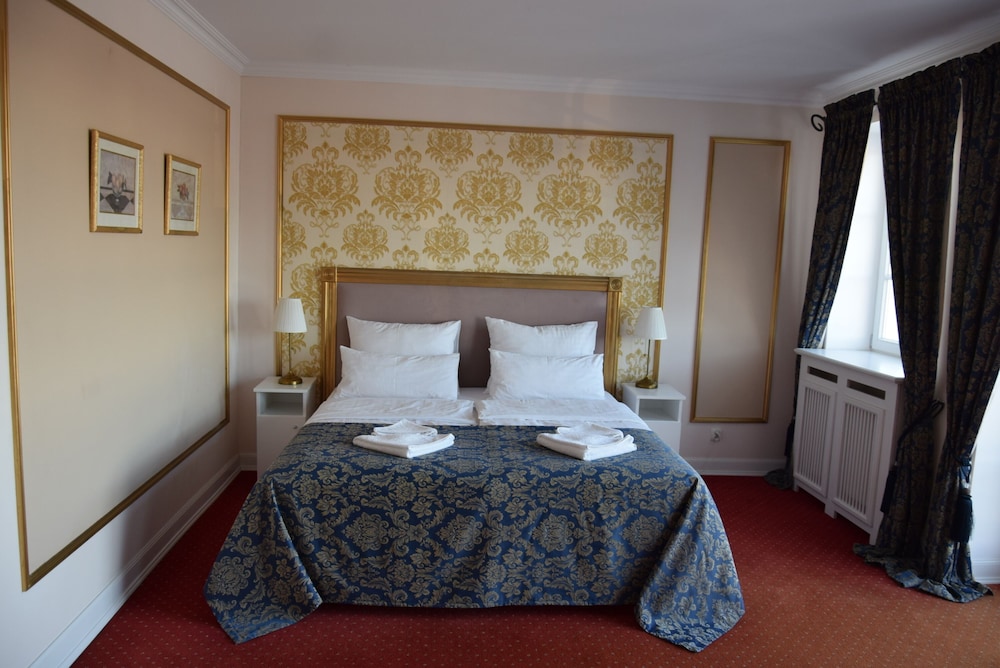 Deluxe Suite