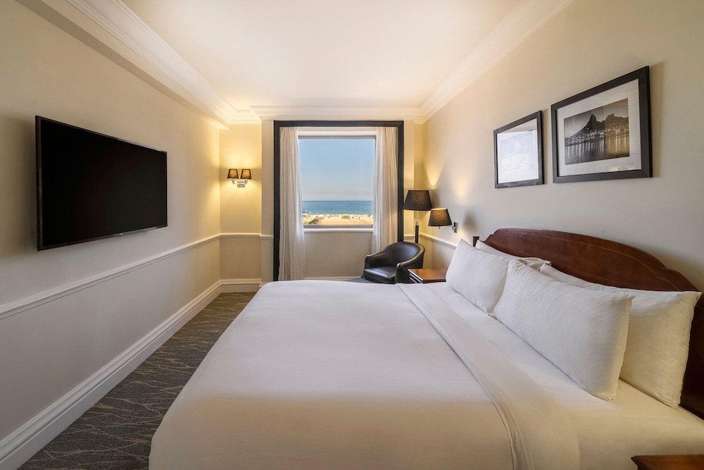 Executive Suite, 1 King Bed with Sofa bed, Ocean View thumbnail 6